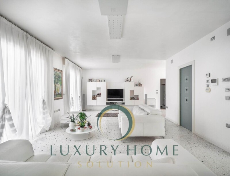 Signorile villa singola con giardino privato Rio - Ponte San Nicolò - Padova