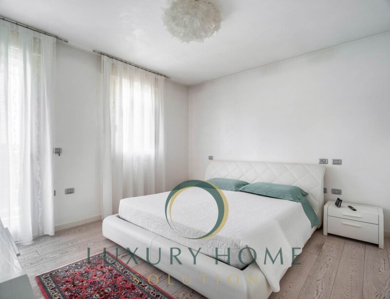 Signorile villa singola con giardino privato Rio - Ponte San Nicolò - Padova