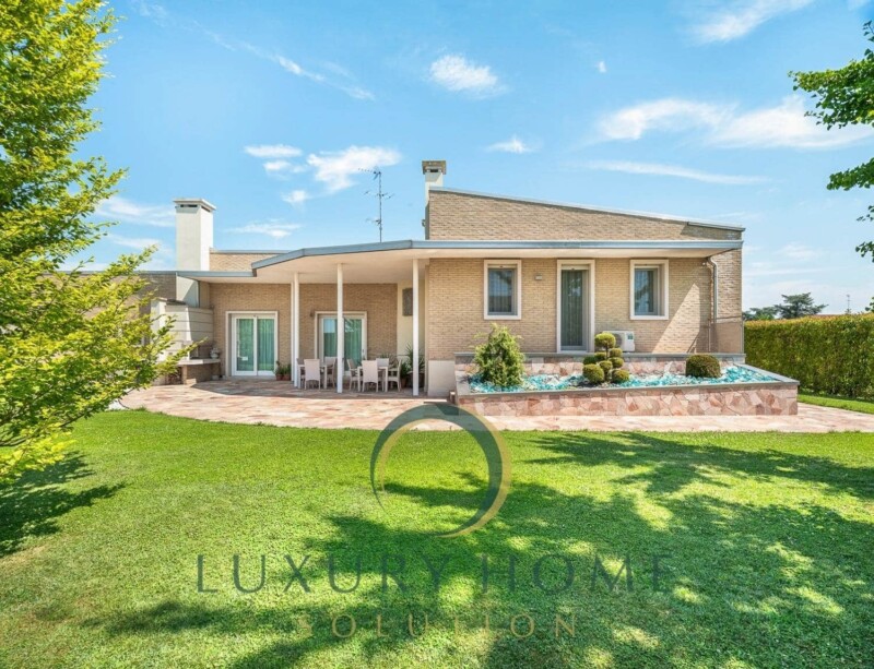 Signorile villa singola con giardino privato Rio - Ponte San Nicolò - Padova